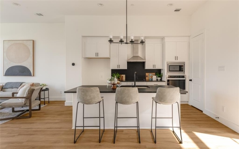 13325 Bee Street #104, Farmers Branch, TX 75234, 3 Bedrooms Bedrooms, ,3 BathroomsBathrooms,Residential,For Sale,13325 Bee Street,0,21222083