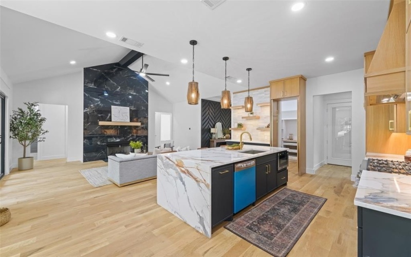 1000 Bluebonnet Ridge, Weatherford, TX 76087, 5 Bedrooms Bedrooms, ,3 BathroomsBathrooms,Residential,For Sale,1000 Bluebonnet Ridge,0,21223822