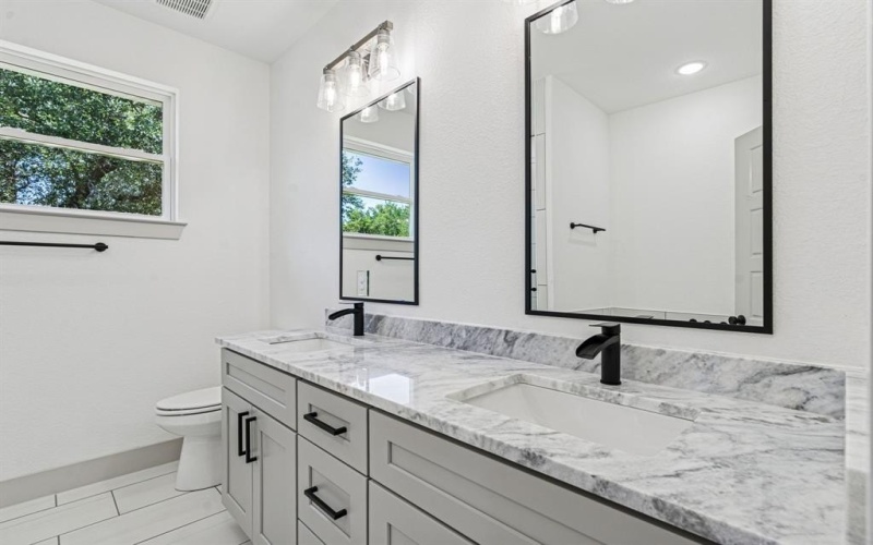 5012 Elizabeth Street, Granbury, TX 76048, 4 Bedrooms Bedrooms, ,2 BathroomsBathrooms,Residential,For Sale,5012 Elizabeth Street,0,21228555