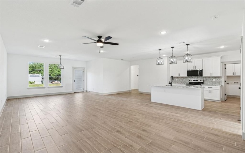 5012 Elizabeth Street, Granbury, TX 76048, 4 Bedrooms Bedrooms, ,2 BathroomsBathrooms,Residential,For Sale,5012 Elizabeth Street,0,21228555