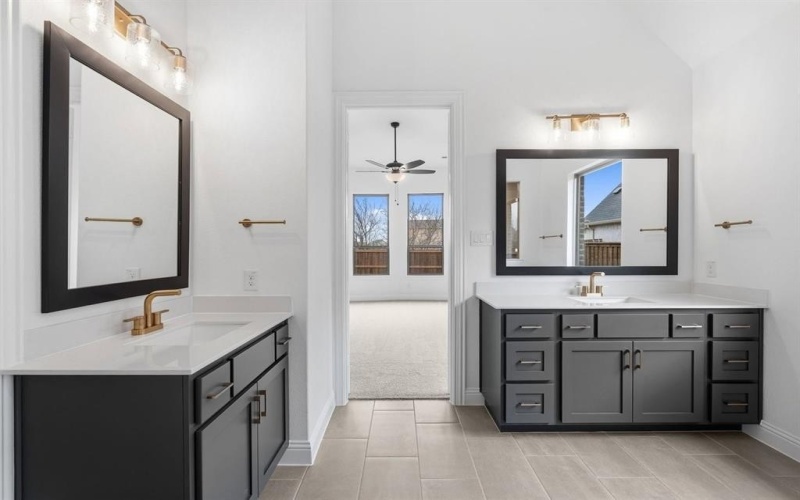 2611 Brazos Drive Drive, Mansfield, TX 76063, 4 Bedrooms Bedrooms, ,2 BathroomsBathrooms,Residential,For Sale,2611 Brazos Drive Drive,0,21228556