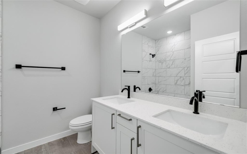 4000-4002 Lecroy Court, Midlothian, TX 76065, 8 Bedrooms Bedrooms, ,5 BathroomsBathrooms,Residential Multi Family,For Sale,4000-4002 Lecroy Court,0,21229196