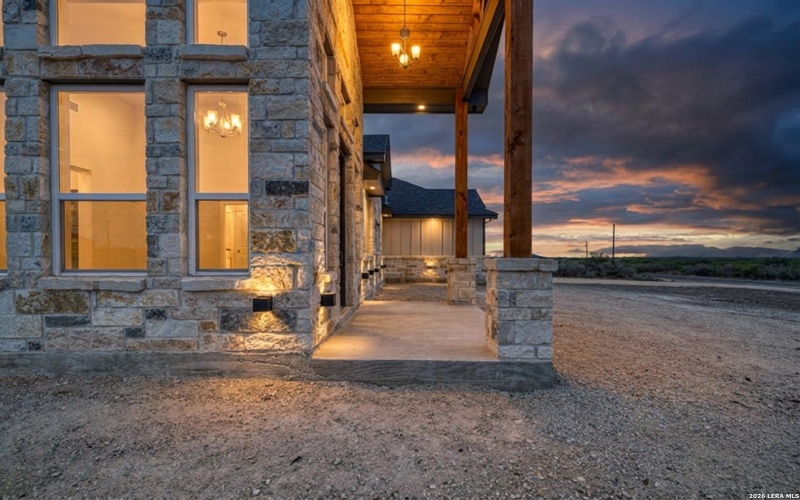 22 Greystone Hills Circle, Uvalde, TX 78801, 4 Bedrooms Bedrooms, ,5 BathroomsBathrooms,Residential,For Sale,22 Greystone Hills Circle,0,1955127