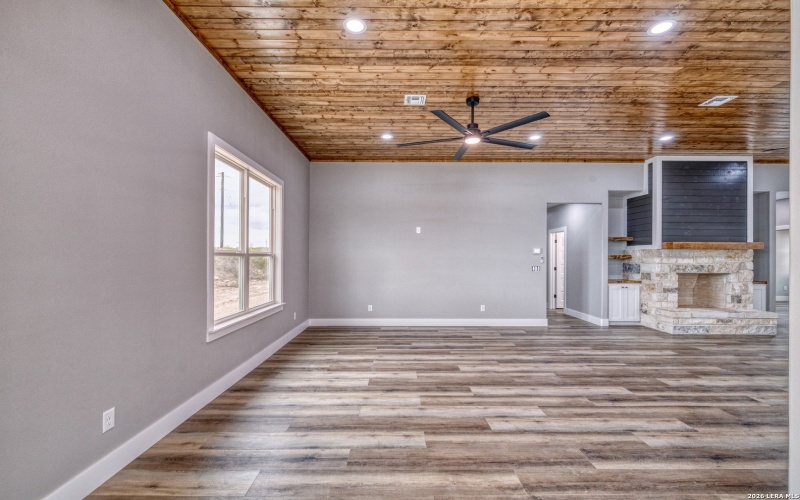 22 Greystone Hills Circle, Uvalde, TX 78801, 4 Bedrooms Bedrooms, ,5 BathroomsBathrooms,Residential,For Sale,22 Greystone Hills Circle,0,1955127