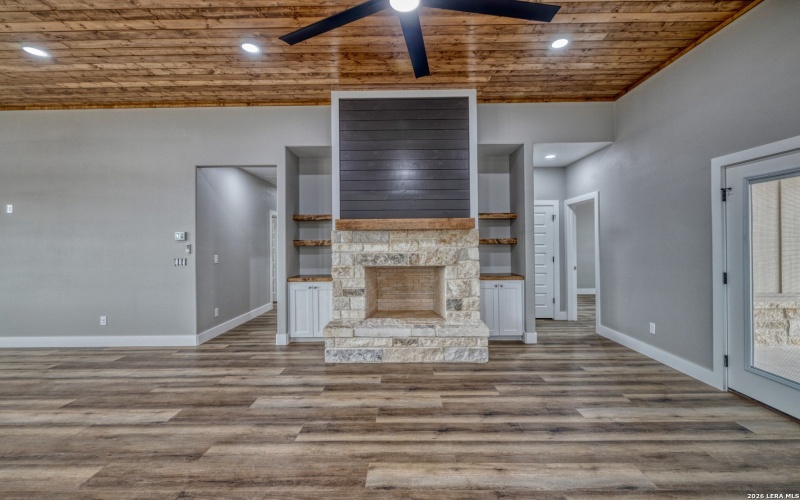 22 Greystone Hills Circle, Uvalde, TX 78801, 4 Bedrooms Bedrooms, ,5 BathroomsBathrooms,Residential,For Sale,22 Greystone Hills Circle,0,1955127