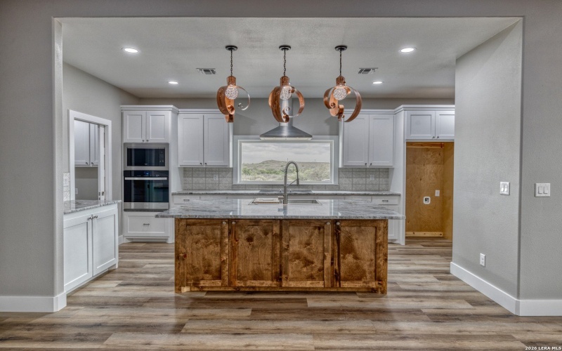 22 Greystone Hills Circle, Uvalde, TX 78801, 4 Bedrooms Bedrooms, ,5 BathroomsBathrooms,Residential,For Sale,22 Greystone Hills Circle,0,1955127