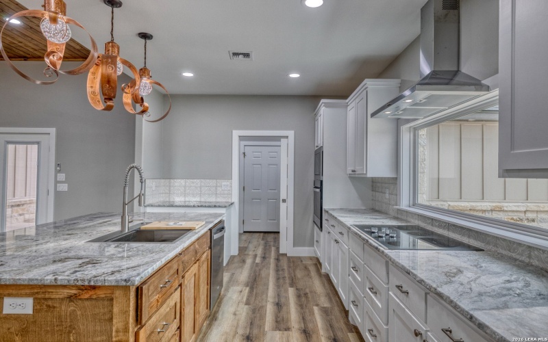 22 Greystone Hills Circle, Uvalde, TX 78801, 4 Bedrooms Bedrooms, ,5 BathroomsBathrooms,Residential,For Sale,22 Greystone Hills Circle,0,1955127