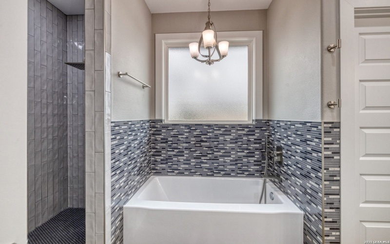 22 Greystone Hills Circle, Uvalde, TX 78801, 4 Bedrooms Bedrooms, ,5 BathroomsBathrooms,Residential,For Sale,22 Greystone Hills Circle,0,1955127