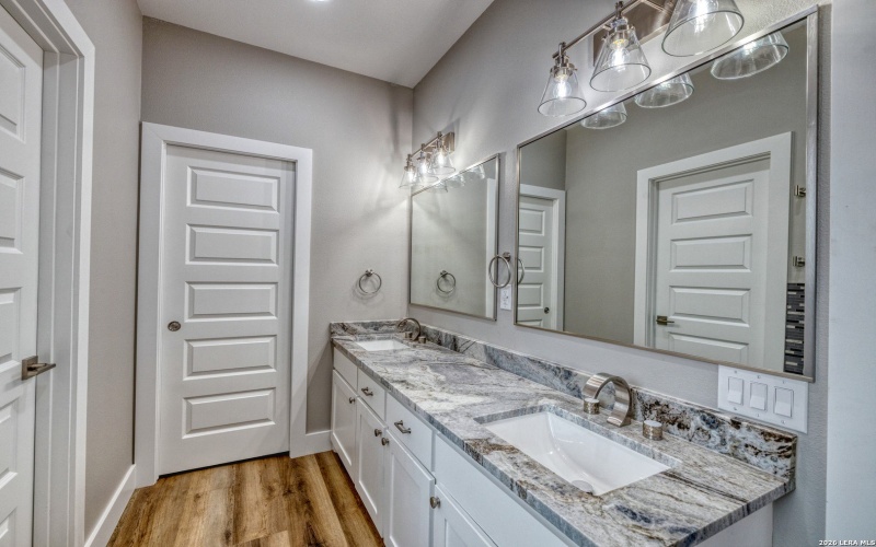 22 Greystone Hills Circle, Uvalde, TX 78801, 4 Bedrooms Bedrooms, ,5 BathroomsBathrooms,Residential,For Sale,22 Greystone Hills Circle,0,1955127