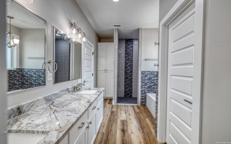 22 Greystone Hills Circle, Uvalde, TX 78801, 4 Bedrooms Bedrooms, ,5 BathroomsBathrooms,Residential,For Sale,22 Greystone Hills Circle,0,1955127