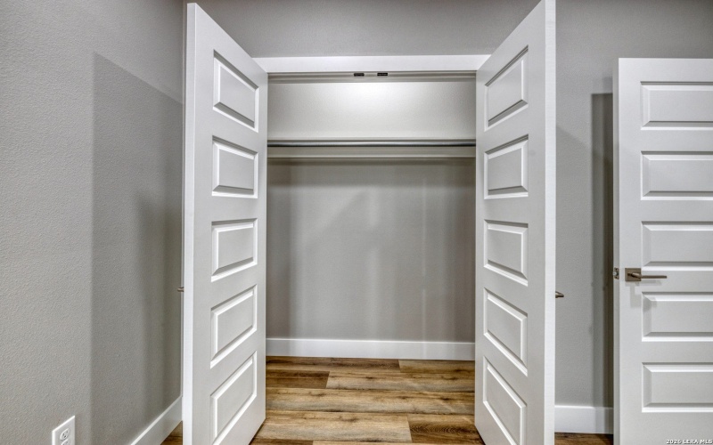 22 Greystone Hills Circle, Uvalde, TX 78801, 4 Bedrooms Bedrooms, ,5 BathroomsBathrooms,Residential,For Sale,22 Greystone Hills Circle,0,1955127