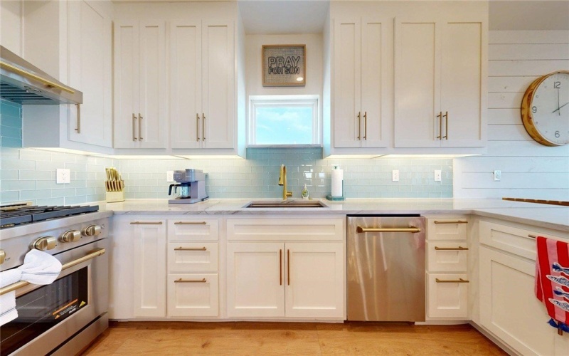 1224 On The Beach Road N, Port Aransas, TX 78373, 5 Bedrooms Bedrooms, ,3 BathroomsBathrooms,Residential,For Sale,1224 On The Beach Road N,0,474431