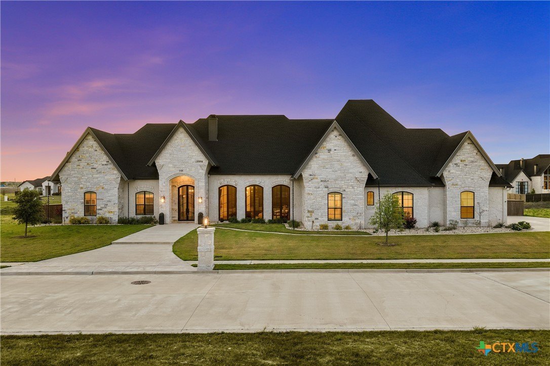 117 Iris Street, Lorena, TX 76655, 4 Bedrooms Bedrooms, ,5 BathroomsBathrooms,Residential,For Sale,117 Iris Street,0,609760