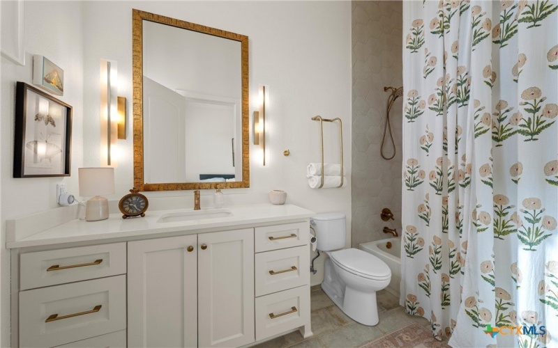 117 Iris Street, Lorena, TX 76655, 4 Bedrooms Bedrooms, ,5 BathroomsBathrooms,Residential,For Sale,117 Iris Street,0,609760