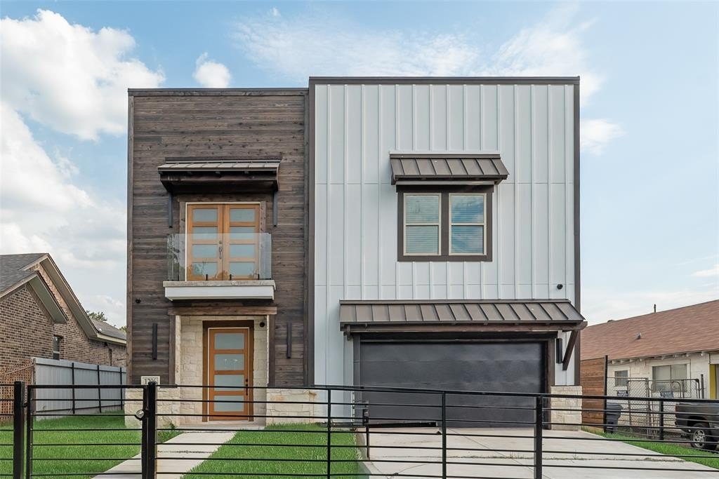 1206 Vermont Avenue, Dallas, TX 75216, 4 Bedrooms Bedrooms, ,3 BathroomsBathrooms,Residential,For Sale,1206 Vermont Avenue,0,21088516