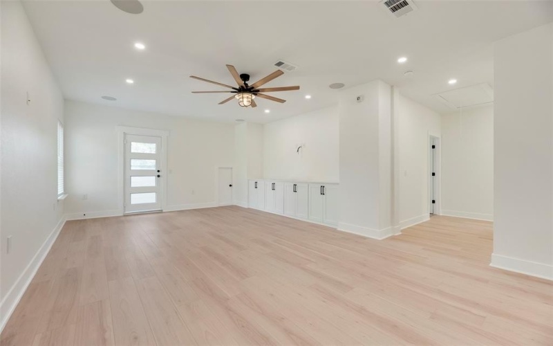 1206 Vermont Avenue, Dallas, TX 75216, 4 Bedrooms Bedrooms, ,3 BathroomsBathrooms,Residential,For Sale,1206 Vermont Avenue,0,21088516