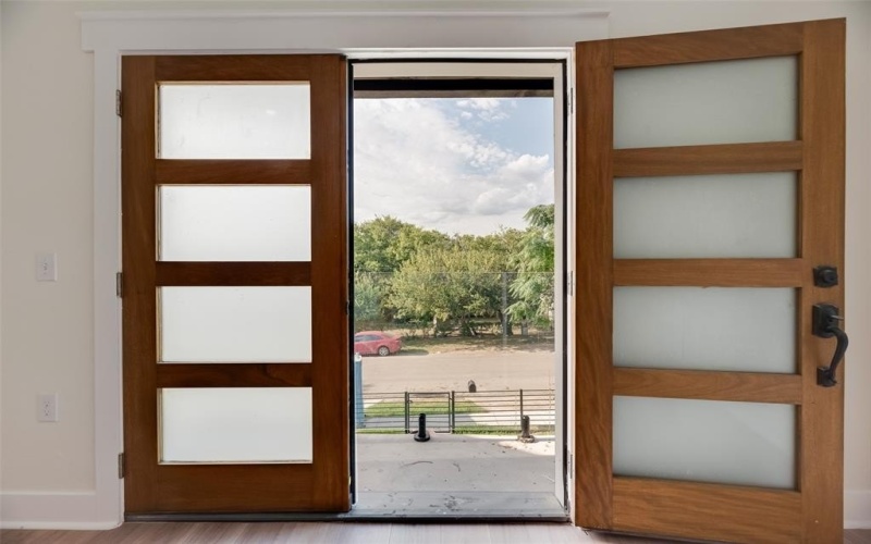 1206 Vermont Avenue, Dallas, TX 75216, 4 Bedrooms Bedrooms, ,3 BathroomsBathrooms,Residential,For Sale,1206 Vermont Avenue,0,21088516