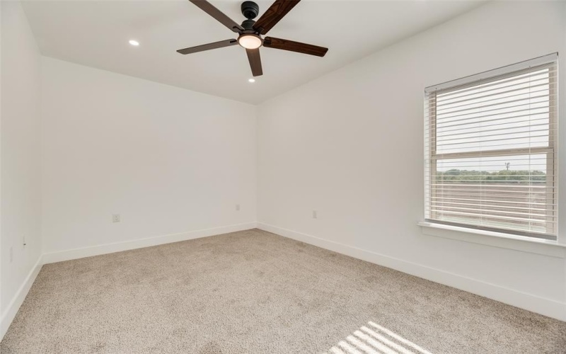 1206 Vermont Avenue, Dallas, TX 75216, 4 Bedrooms Bedrooms, ,3 BathroomsBathrooms,Residential,For Sale,1206 Vermont Avenue,0,21088516