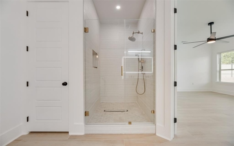 1206 Vermont Avenue, Dallas, TX 75216, 4 Bedrooms Bedrooms, ,3 BathroomsBathrooms,Residential,For Sale,1206 Vermont Avenue,0,21088516