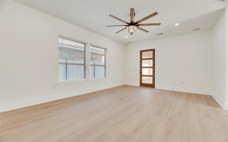 1206 Vermont Avenue, Dallas, TX 75216, 4 Bedrooms Bedrooms, ,3 BathroomsBathrooms,Residential,For Sale,1206 Vermont Avenue,0,21088516