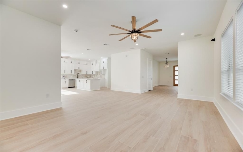 1206 Vermont Avenue, Dallas, TX 75216, 4 Bedrooms Bedrooms, ,3 BathroomsBathrooms,Residential,For Sale,1206 Vermont Avenue,0,21088516