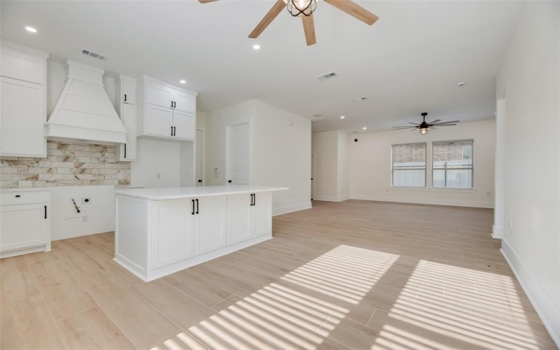 1206 Vermont Avenue, Dallas, TX 75216, 4 Bedrooms Bedrooms, ,3 BathroomsBathrooms,Residential,For Sale,1206 Vermont Avenue,0,21088516