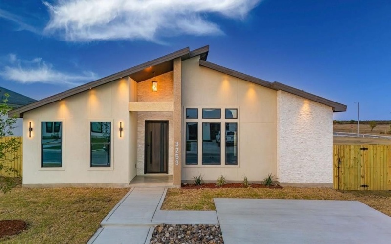 3253 Ethel Dr, Eagle Pass, TX 78852, 3 Bedrooms Bedrooms, ,2 BathroomsBathrooms,Residential,For Sale,3253 Ethel Dr,0,83275