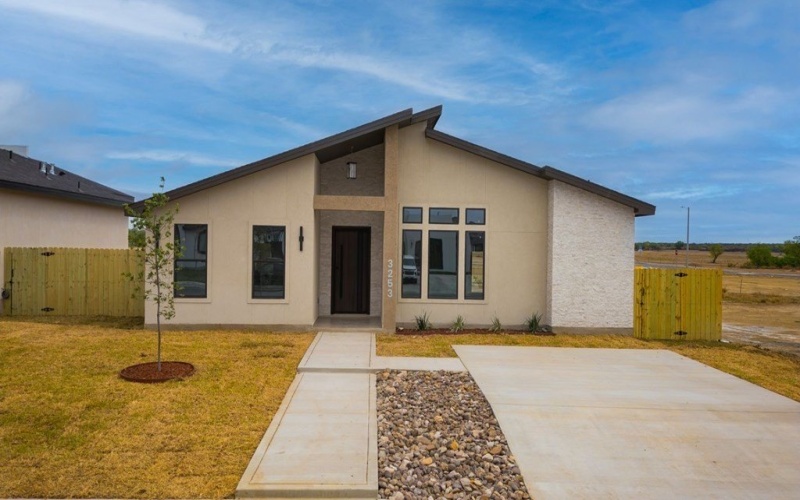 3253 Ethel Dr, Eagle Pass, TX 78852, 3 Bedrooms Bedrooms, ,2 BathroomsBathrooms,Residential,For Sale,3253 Ethel Dr,0,83275