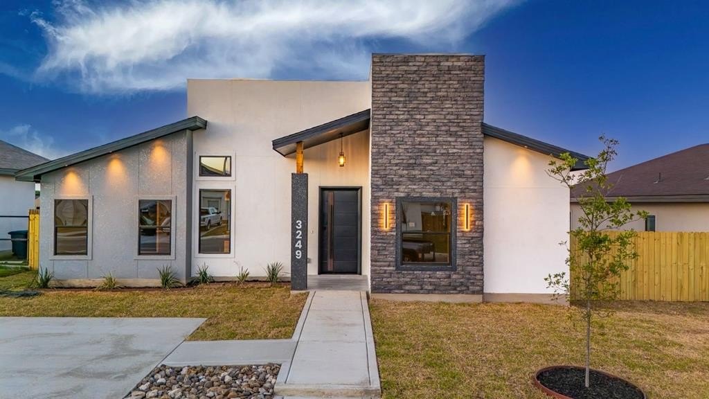 3249 Ethel Dr, Eagle Pass, TX 78852, 3 Bedrooms Bedrooms, ,2 BathroomsBathrooms,Residential,For Sale,3249 Ethel Dr,0,83276