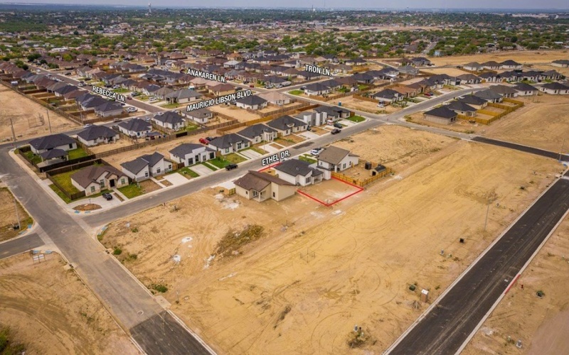 3249 Ethel Dr, Eagle Pass, TX 78852, 3 Bedrooms Bedrooms, ,2 BathroomsBathrooms,Residential,For Sale,3249 Ethel Dr,0,83276