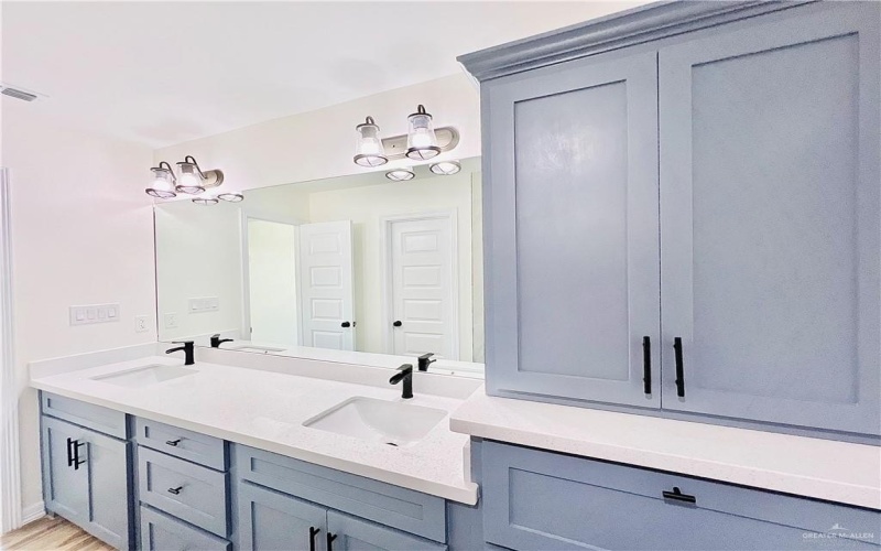 2301 Blue Sky Drive, Weslaco, TX 78596, 3 Bedrooms Bedrooms, ,2 BathroomsBathrooms,Residential,For Sale,2301 Blue Sky Drive,0,500991