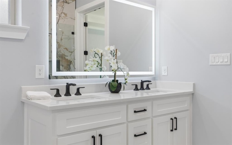 707 Ross Trail, Arlington, TX 76012, 4 Habitaciones Habitaciones , ,2 BañosBaños,Residential,En Venta,707 Ross Trail,0,21185505