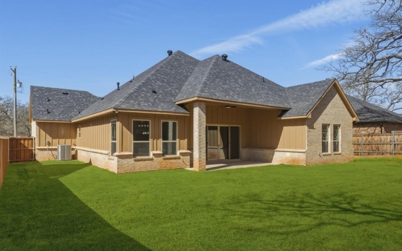 707 Ross Trail, Arlington, TX 76012, 4 Habitaciones Habitaciones , ,2 BañosBaños,Residential,En Venta,707 Ross Trail,0,21185505