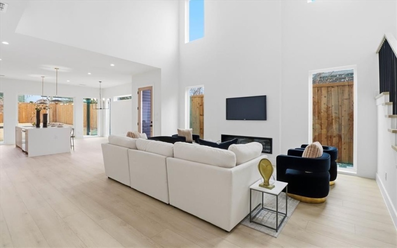 626 Wayne Street, Dallas, TX 75223, 6 Bedrooms Bedrooms, ,5 BathroomsBathrooms,Residential Multi Family,For Sale,626 Wayne Street,0,21229870