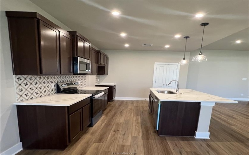 5305 Lyle Place, Bryan, TX 77807, 4 Bedrooms Bedrooms, ,3 BathroomsBathrooms,Residential,For Sale,5305 Lyle Place,25003803
