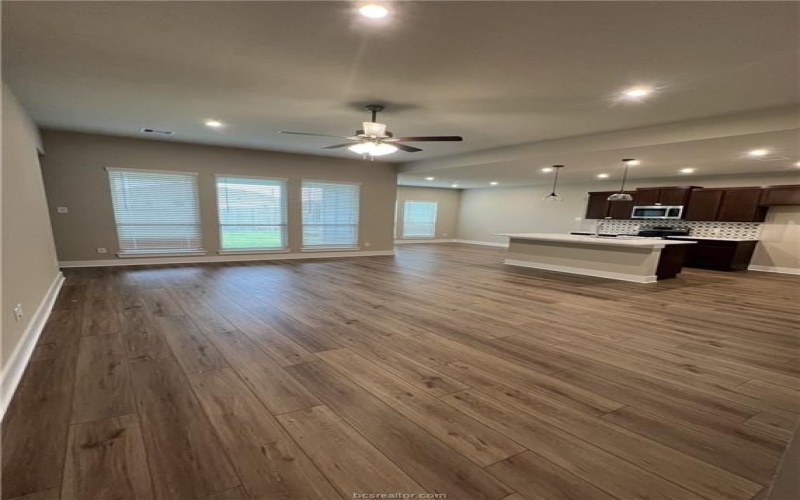 5305 Lyle Place, Bryan, TX 77807, 4 Bedrooms Bedrooms, ,3 BathroomsBathrooms,Residential,For Sale,5305 Lyle Place,25003803