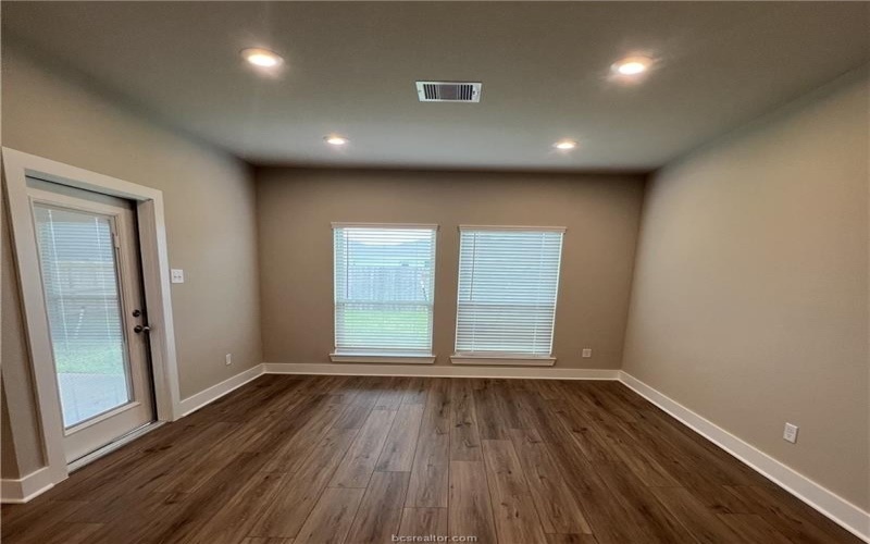 5305 Lyle Place, Bryan, TX 77807, 4 Bedrooms Bedrooms, ,3 BathroomsBathrooms,Residential,For Sale,5305 Lyle Place,25003803