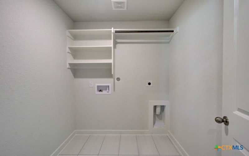 956 Tornando Ridge, New Braunfels, TX 78130, 4 Bedrooms Bedrooms, ,2 BathroomsBathrooms,Residential,For Sale,956 Tornando Ridge,0,609891