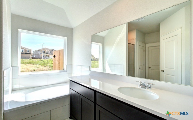 956 Tornando Ridge, New Braunfels, TX 78130, 4 Bedrooms Bedrooms, ,2 BathroomsBathrooms,Residential,For Sale,956 Tornando Ridge,0,609891