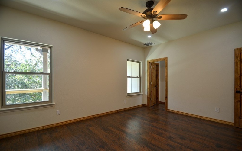 233 Old Oaks Path, Kerrville, TX 78028, 2 Bedrooms Bedrooms, ,2 BathroomsBathrooms,Residential,For Sale,233 Old Oaks Path,0,123897