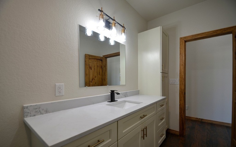 233 Old Oaks Path, Kerrville, TX 78028, 2 Bedrooms Bedrooms, ,2 BathroomsBathrooms,Residential,For Sale,233 Old Oaks Path,0,123897