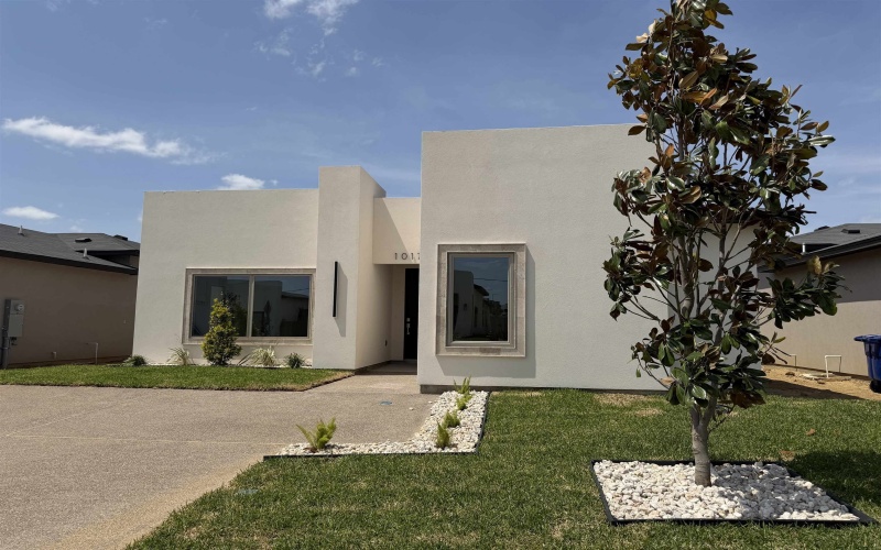 1017 Noyola Loop, Laredo, TX 78046, 3 Bedrooms Bedrooms, ,2 BathroomsBathrooms,Residential,For Sale,1017 Noyola Loop,0,20261618