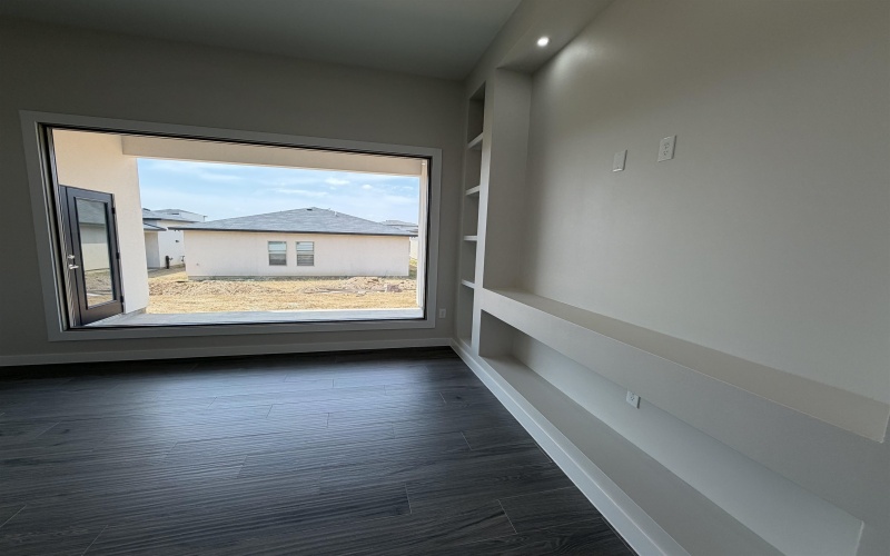 1017 Noyola Loop, Laredo, TX 78046, 3 Bedrooms Bedrooms, ,2 BathroomsBathrooms,Residential,For Sale,1017 Noyola Loop,0,20261618