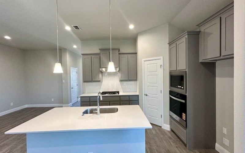 2513 GOLDFINCH Drive, Denton, TX 76205, 5 Bedrooms Bedrooms, ,3 BathroomsBathrooms,Residential,For Sale,2513 GOLDFINCH Drive,0,21045824