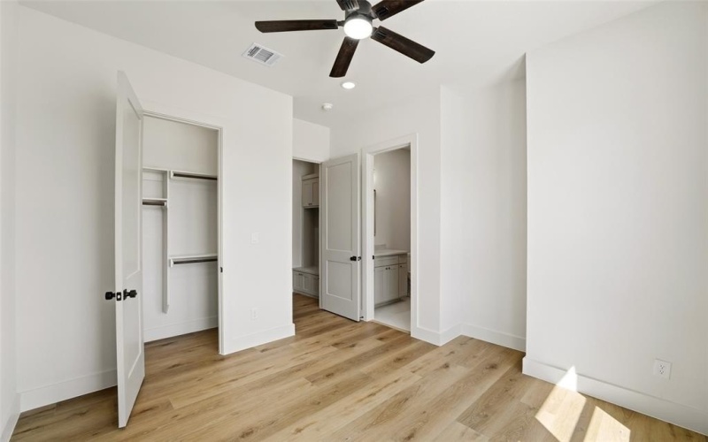 12400 Iris Court, Fort Worth, TX 76126, 5 Bedrooms Bedrooms, ,3 BathroomsBathrooms,Residential,For Sale,12400 Iris Court,0,21223261