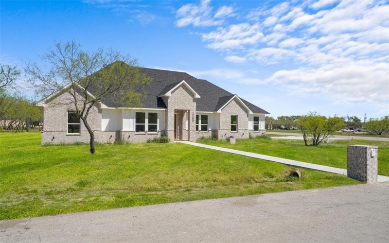 12400 Iris Court, Fort Worth, TX 76126, 5 Bedrooms Bedrooms, ,3 BathroomsBathrooms,Residential,For Sale,12400 Iris Court,0,21223261