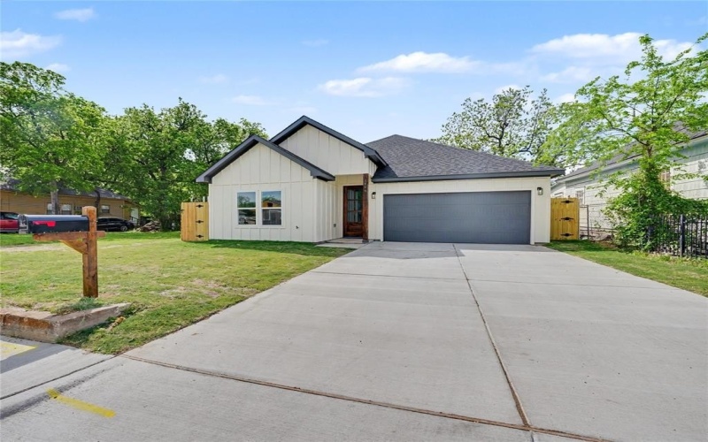 1006 E Allen Avenue, Fort Worth, TX 76104, 3 Bedrooms Bedrooms, ,2 BathroomsBathrooms,Residential,For Sale,1006 E Allen Avenue,0,21226975