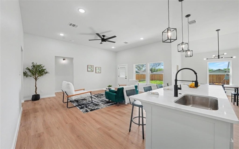 1006 E Allen Avenue, Fort Worth, TX 76104, 3 Bedrooms Bedrooms, ,2 BathroomsBathrooms,Residential,For Sale,1006 E Allen Avenue,0,21226975