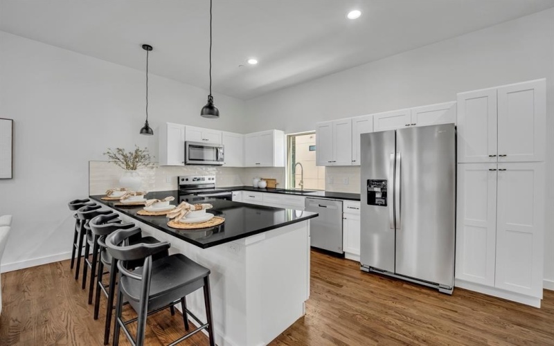 5806 Bryan Parkway #103, Dallas, TX 75206, 2 Bedrooms Bedrooms, ,2 BathroomsBathrooms,Residential,For Sale,5806 Bryan Parkway,0,21227967