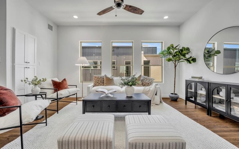 5806 Bryan Parkway #103, Dallas, TX 75206, 2 Bedrooms Bedrooms, ,2 BathroomsBathrooms,Residential,For Sale,5806 Bryan Parkway,0,21227967